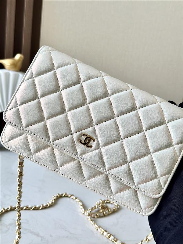 2026127215432852 570